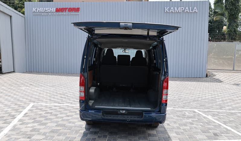 2012 Toyota Hiace image-17