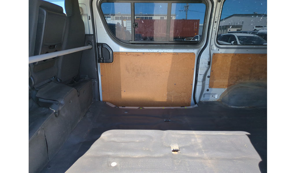 2012 Toyota Hiace image-7