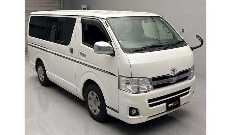2018 Toyota Hiace image-1