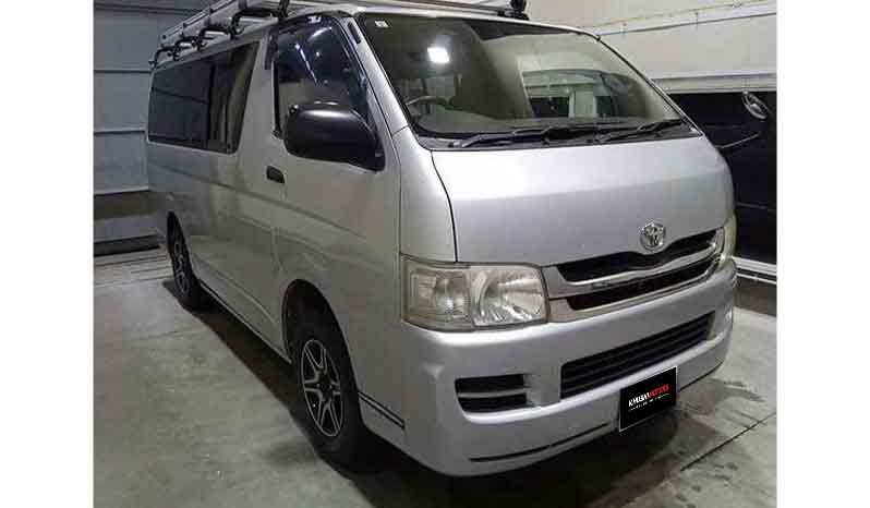 2010 Toyota Hiace image-1