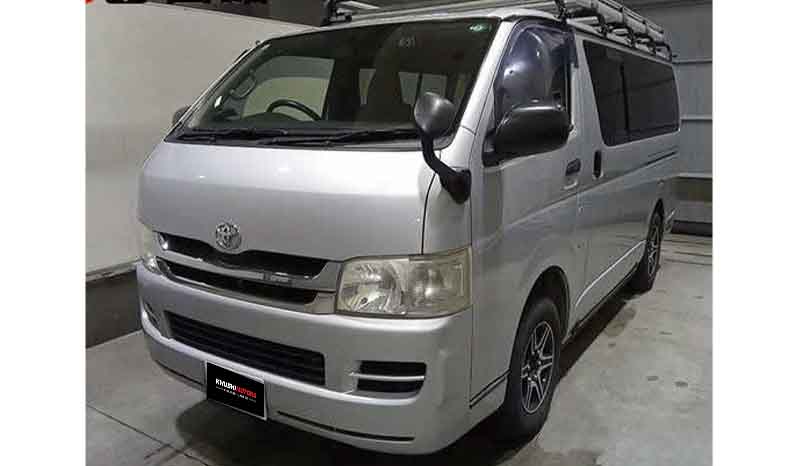 2010 Toyota Hiace image-2
