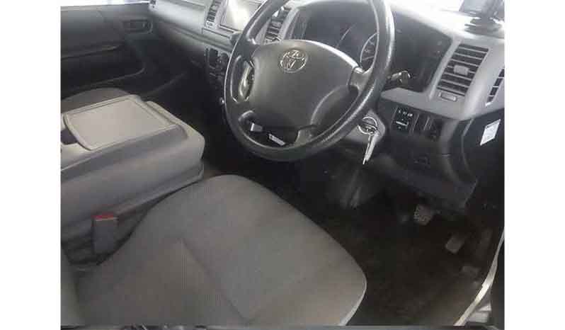 2010 Toyota Hiace image-6