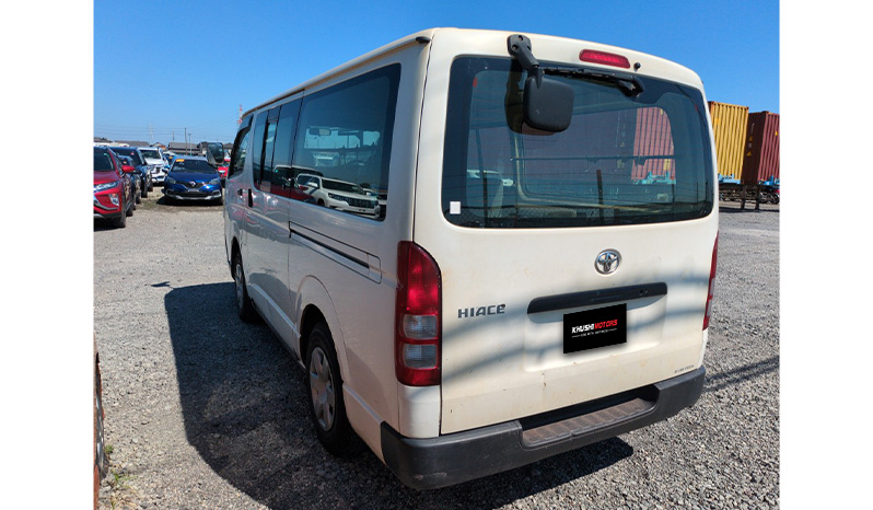 2010 Toyota Hiace DX image-2