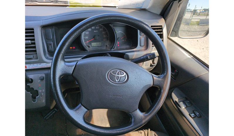 2010 Toyota Hiace DX image-6