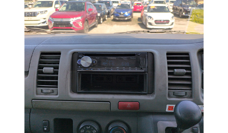 2010 Toyota Hiace DX image-8