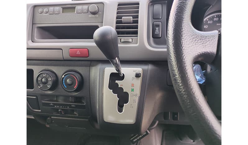 2013 Toyota Hiace DX image-3