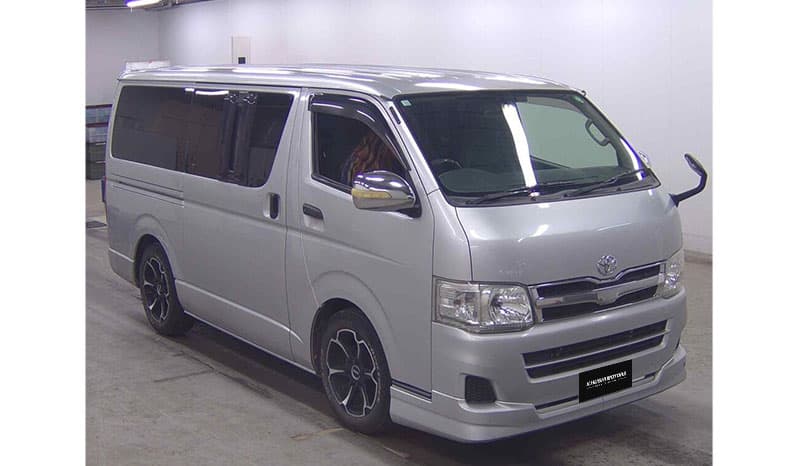 2013 Toyota Hiace DX GL package image-1