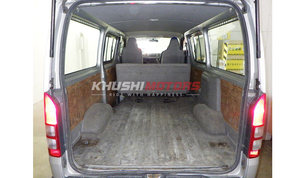 2010 Toyota Hiace DX image-7