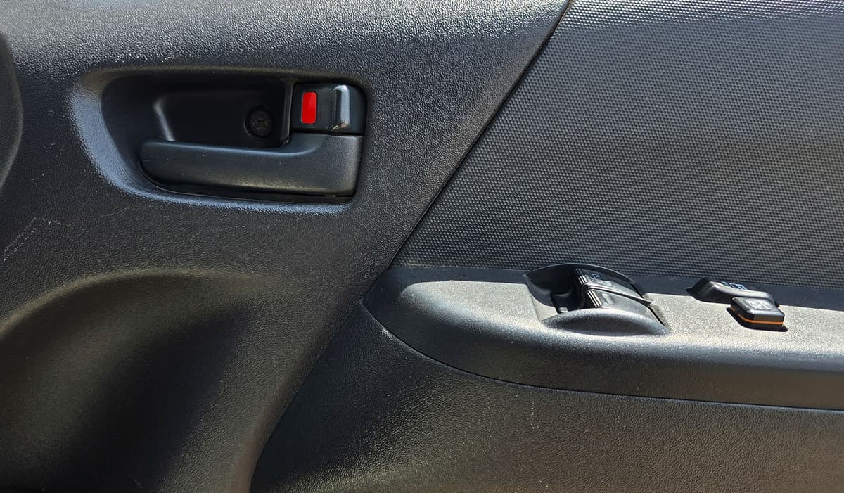 2012 Toyota Hiace Long DX image-11
