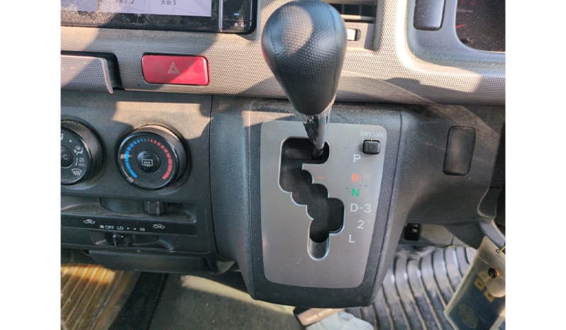 2010 Toyota Hiace Super GL image-9