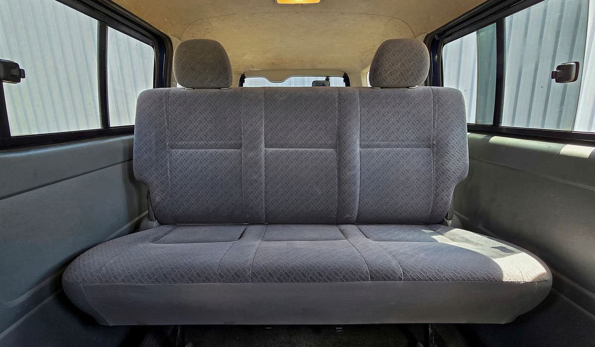 2010 Toyota Hiace Super GL image-11