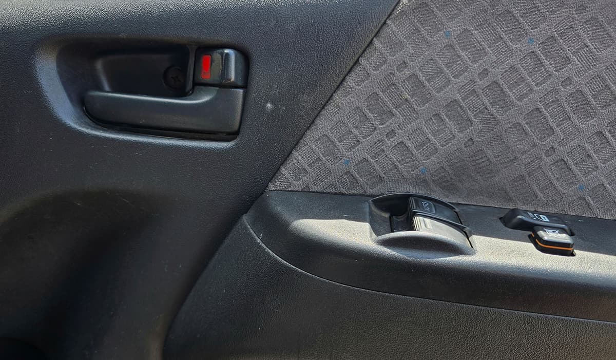 2010 Toyota Hiace Super GL image-12