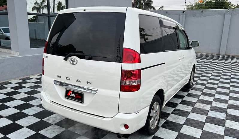 2002 Toyota Noah image-5