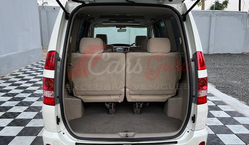 2002 Toyota Noah image-7