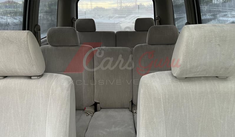 2002 Toyota Noah image-8