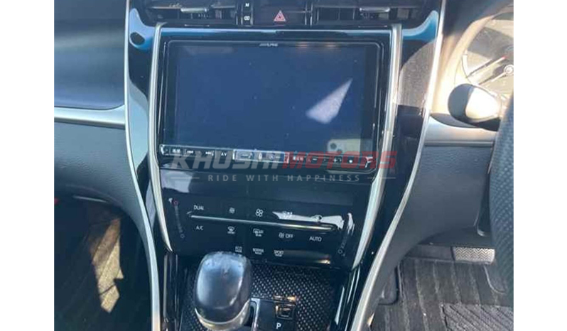 2017 Toyota Harrier image-6