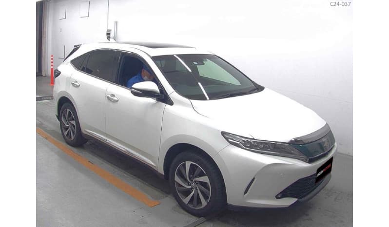 2017 Toyota Harrier image-1