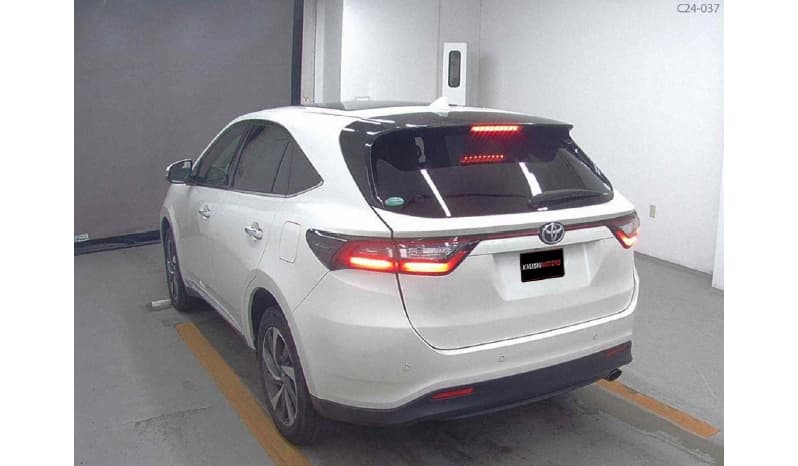2017 Toyota Harrier image-5