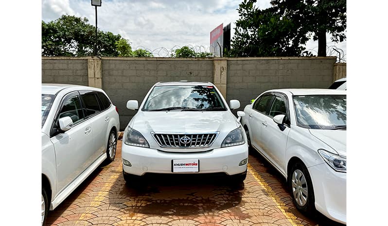2011 Toyota Harrier image-1