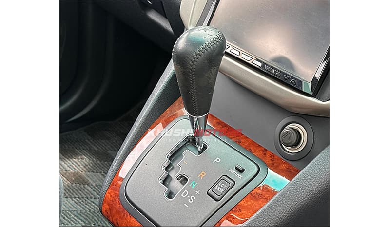 2011 Toyota Harrier image-15
