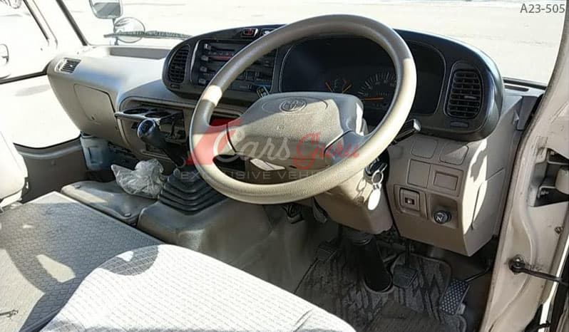 2001 Toyota Coaster image-3