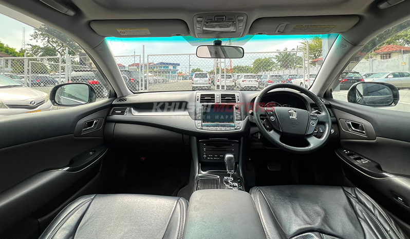 2008 Toyota Crown image-10