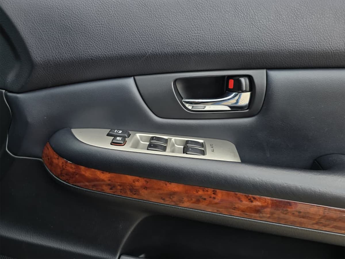 2010 Toyota Harrier image-14