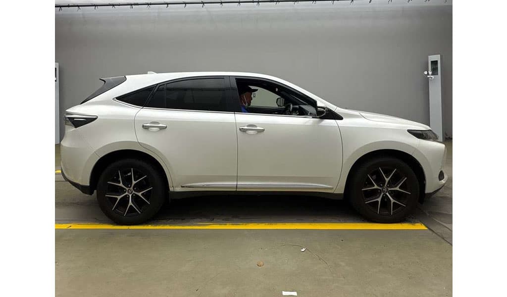 2016 Toyota Harrier image-6