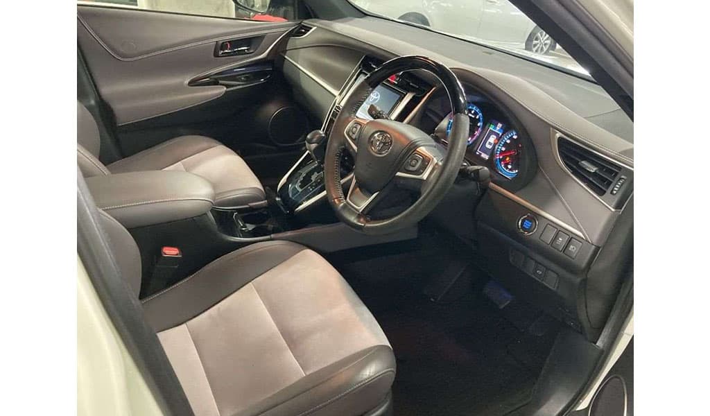 2016 Toyota Harrier image-7