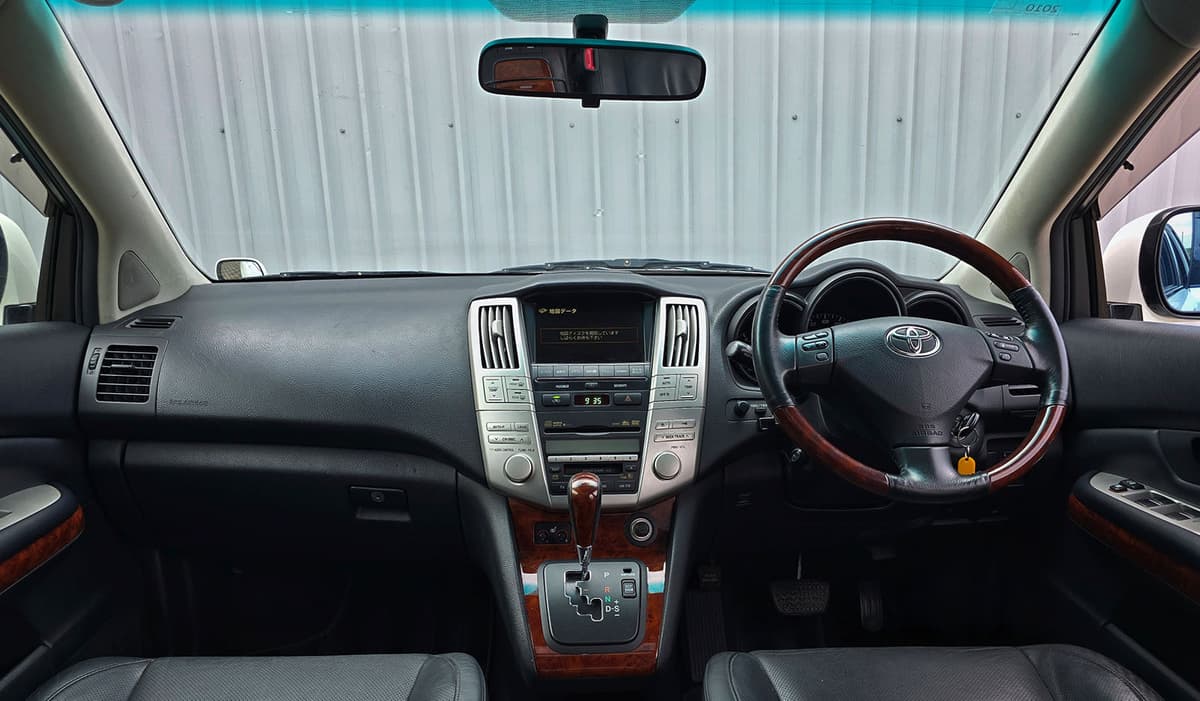 2010 Toyota Harrier image-13
