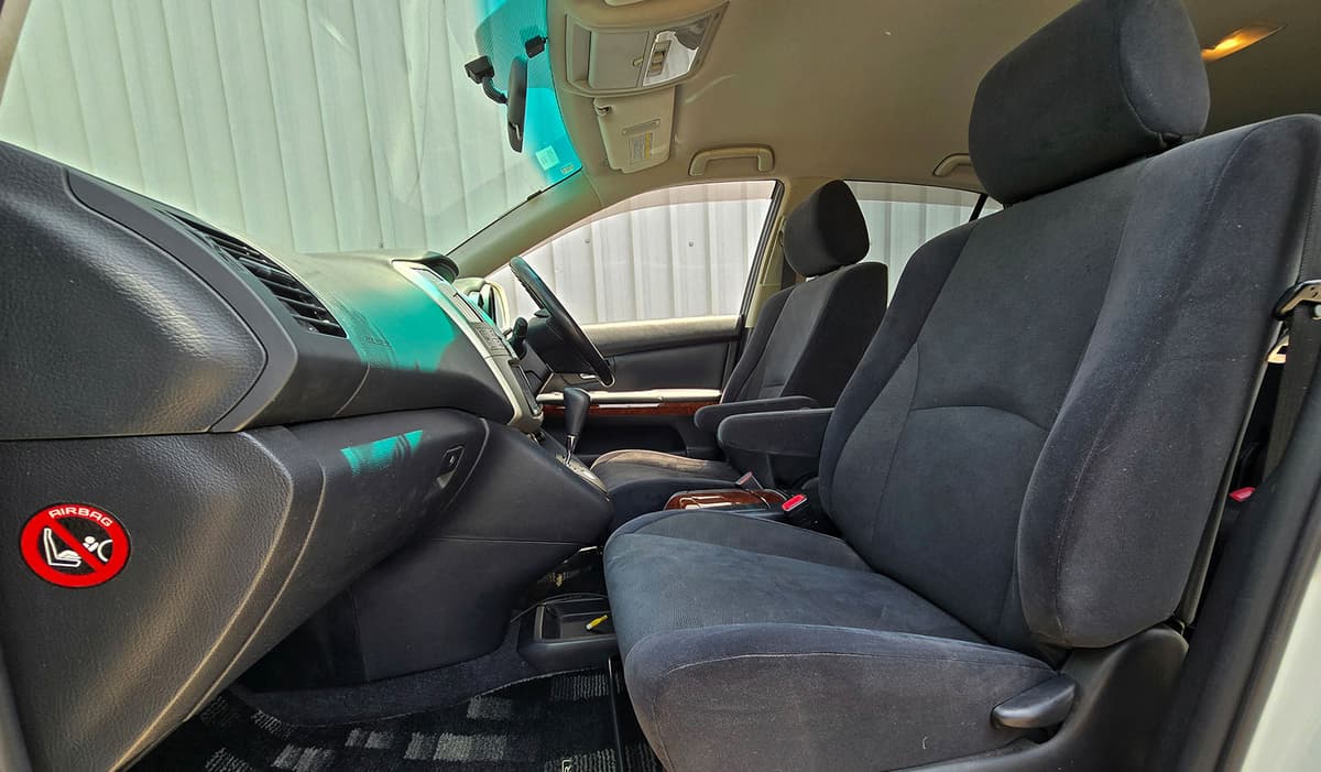 2012 Toyota Harrier image-13