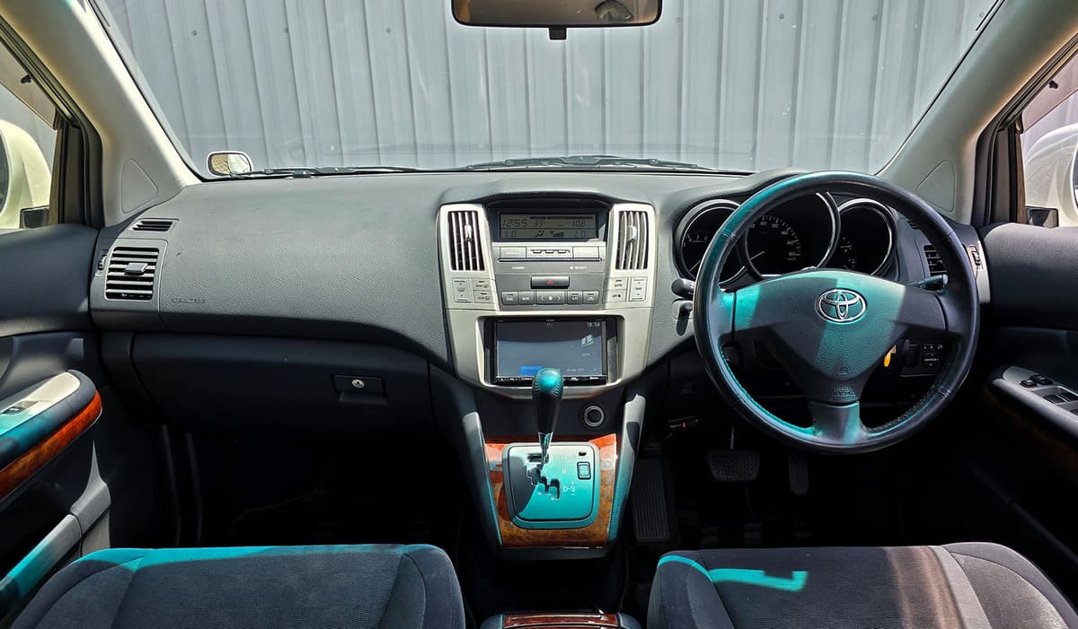 2012 Toyota Harrier image-14
