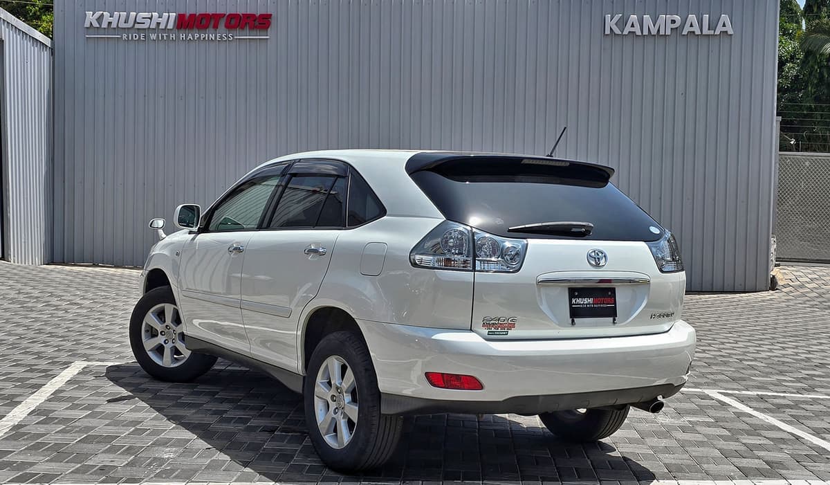 2012 Toyota Harrier image-17