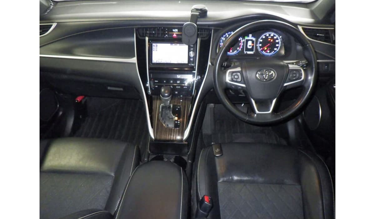 2017 Toyota Harrier Elegance image-3