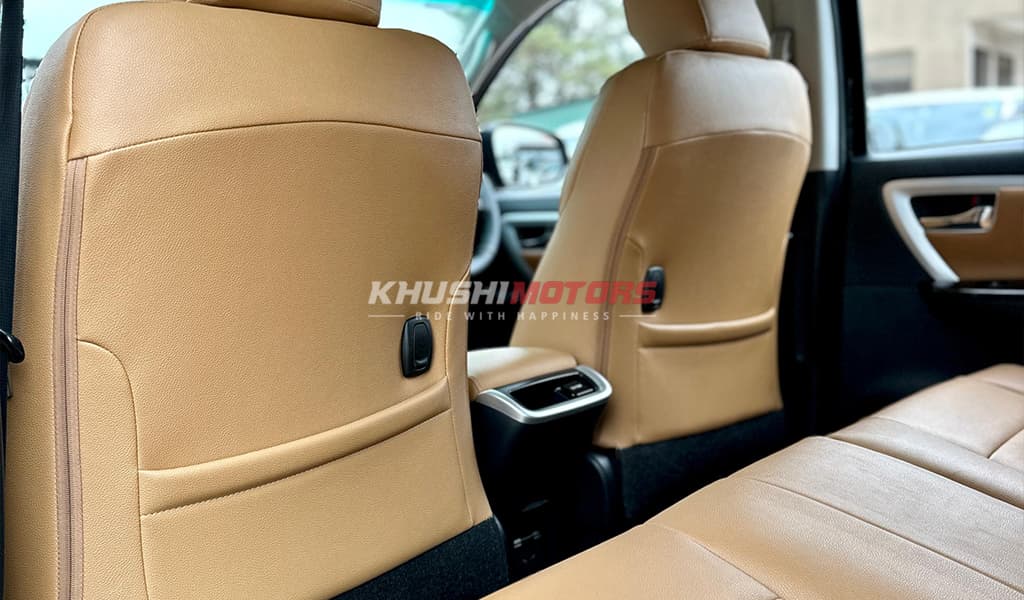 2015 Toyota Fortuner image-9