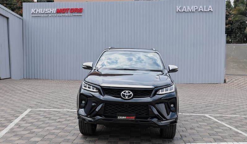2017 Toyota Fortuner image-2