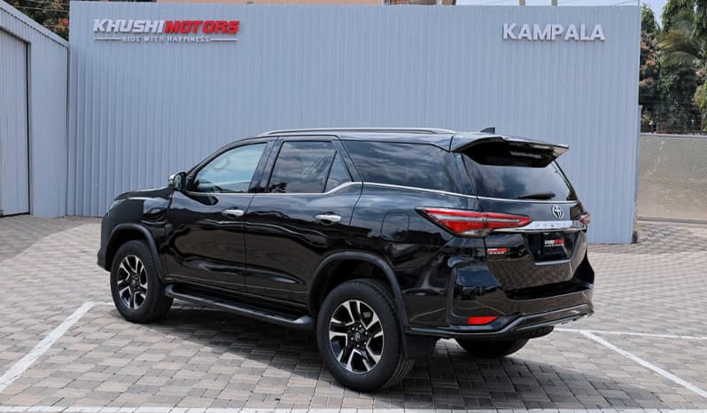 2017 Toyota Fortuner image-4