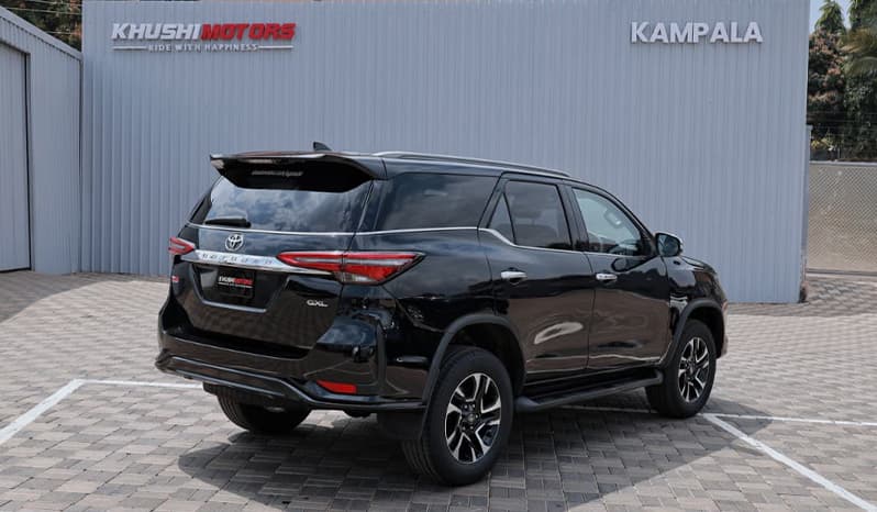 2017 Toyota Fortuner image-5