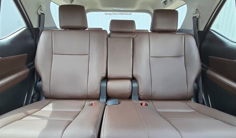 2017 Toyota Fortuner image-9