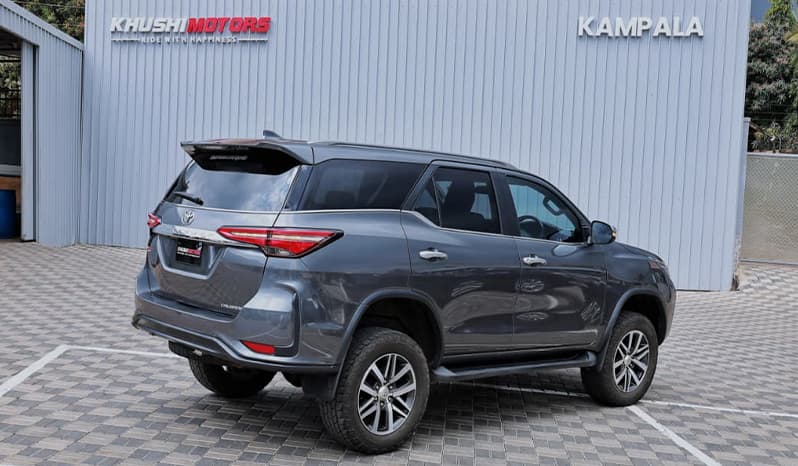 2016 Toyota Fortuner image-6