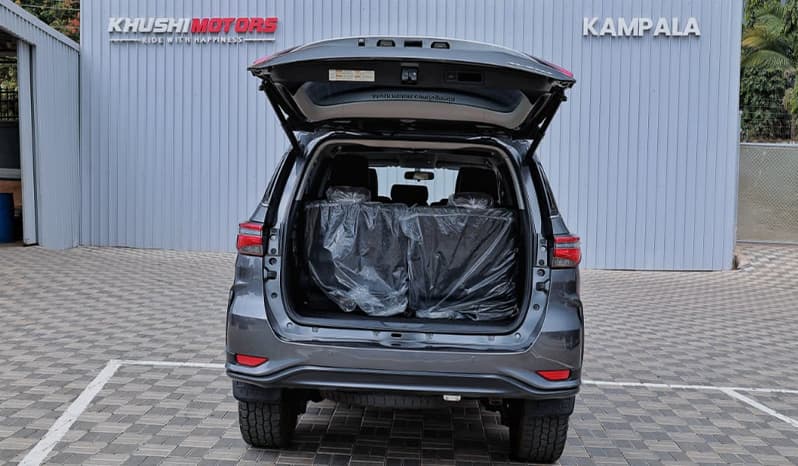 2016 Toyota Fortuner image-11