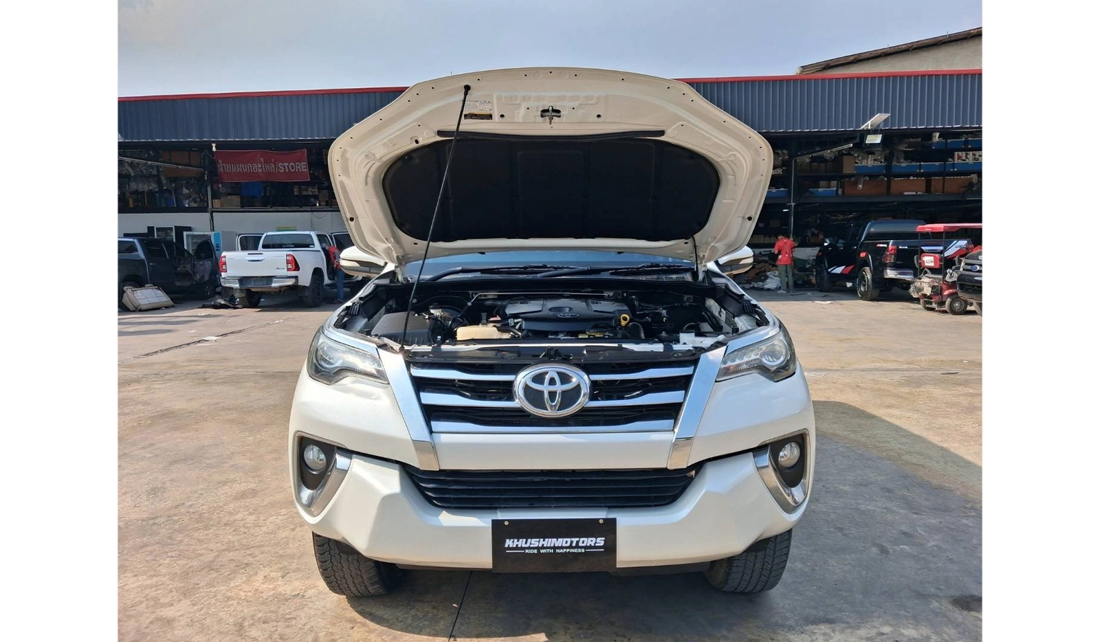 2017 Toyota Fortuner image-3