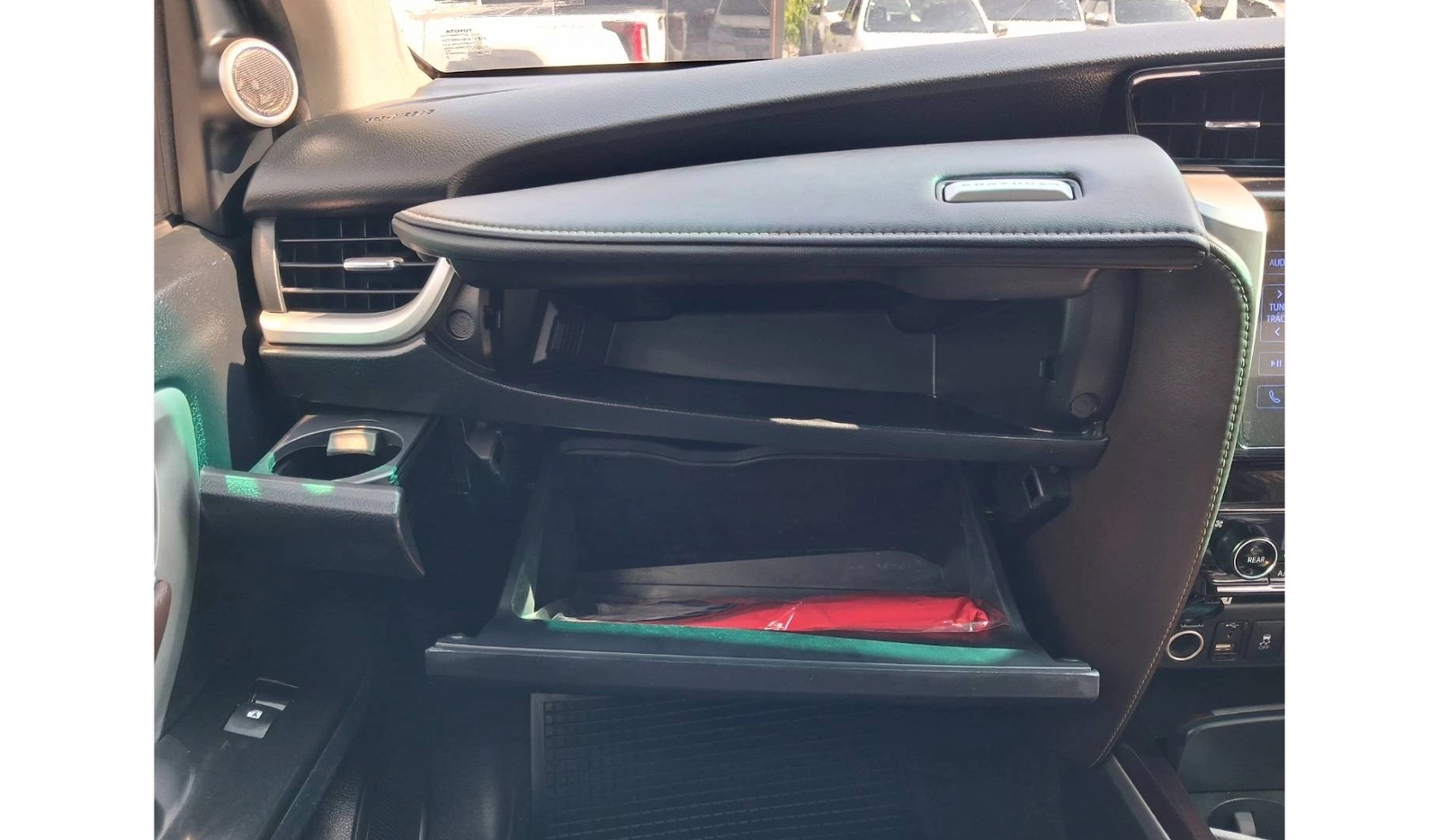 2017 Toyota Fortuner image-8