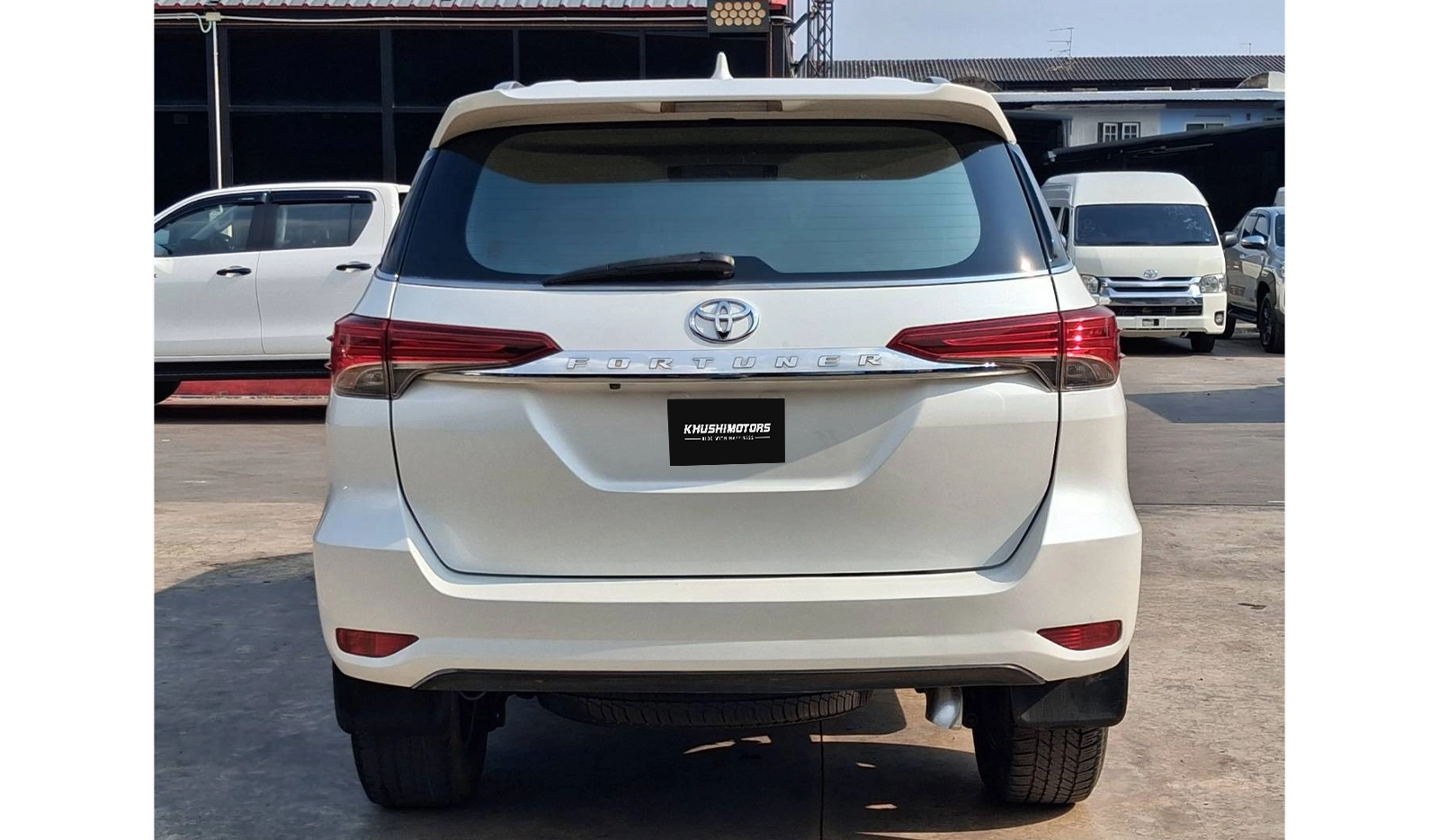 2017 Toyota Fortuner image-9