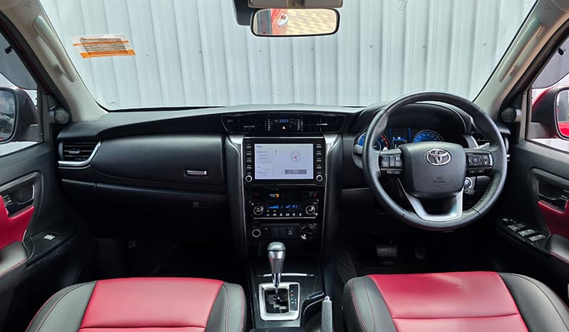 2020 Toyota Fortuner image-6
