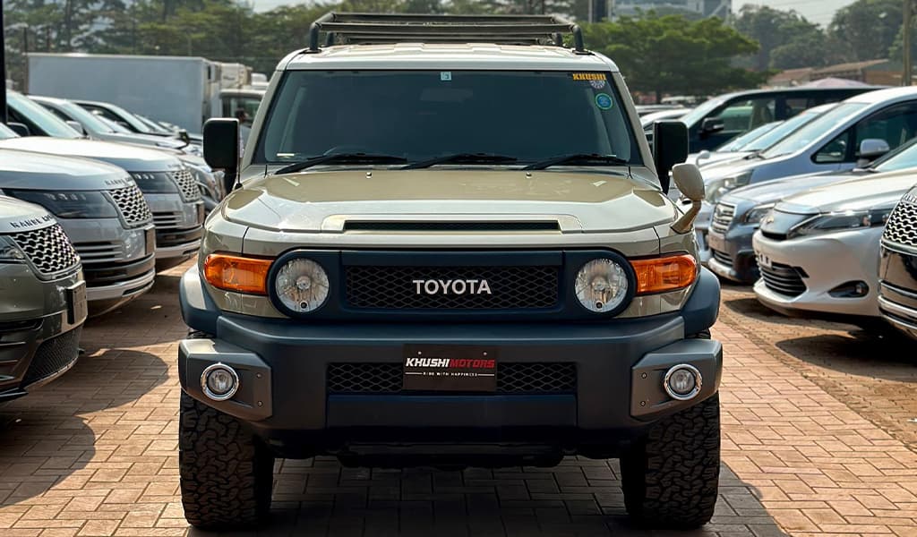 2011 Toyota Fj Cruiser image-2
