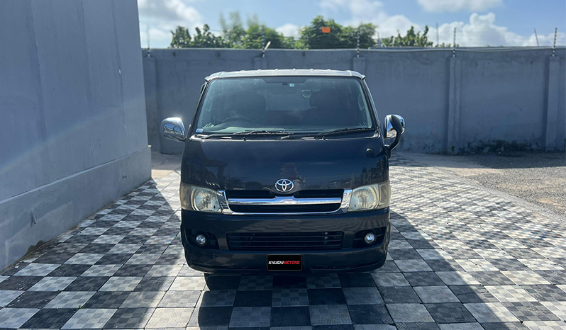 2006 Toyota Hiace image-1