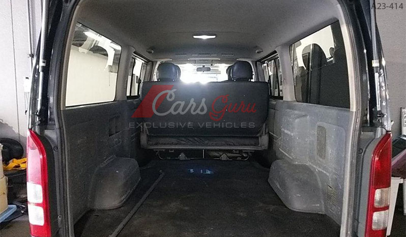 2006 Toyota Hiace image-6