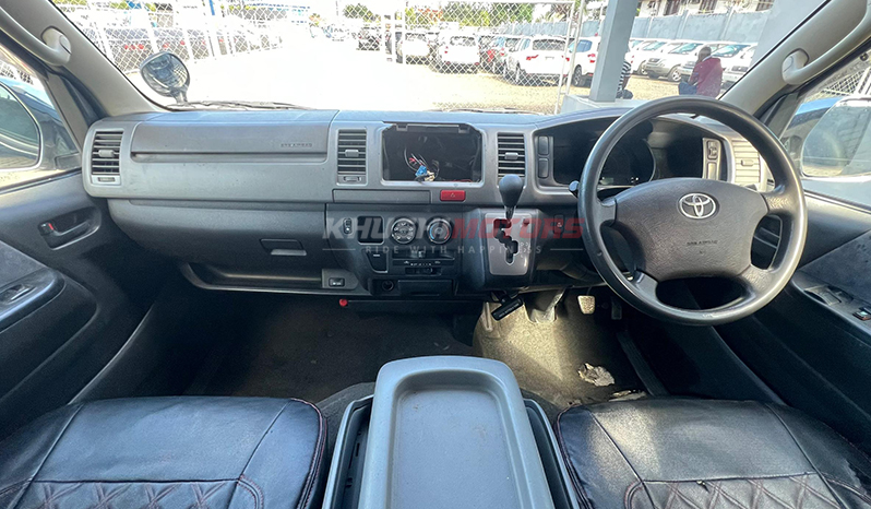 2006 Toyota Hiace image-10