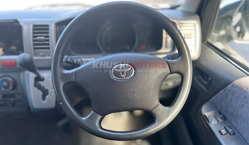 2006 Toyota Hiace image-11